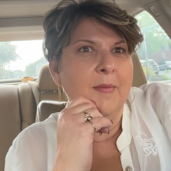 Meet your Posher, @missmac51! - Picture 6 of 13